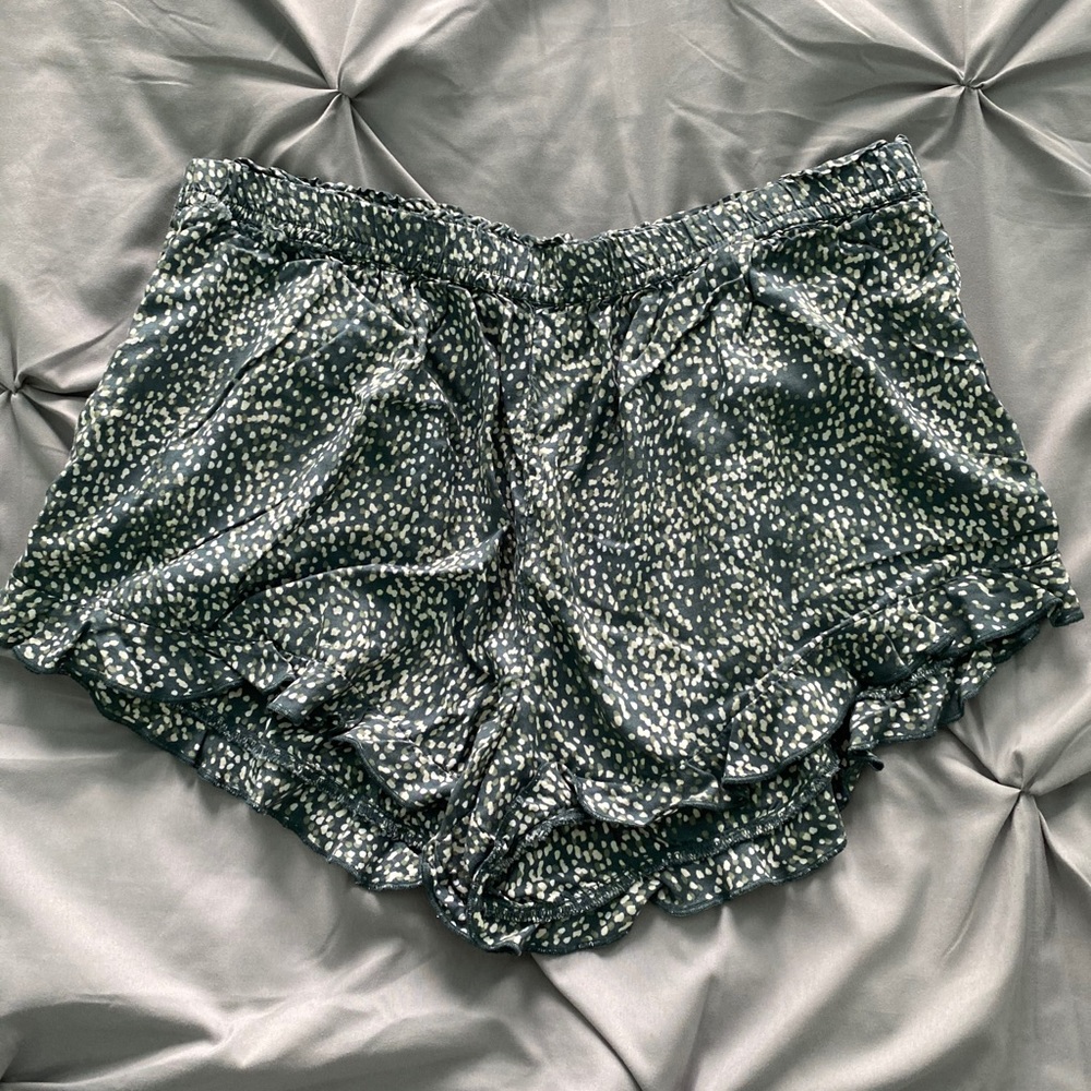 Melrose and Market Ruffle Shorts